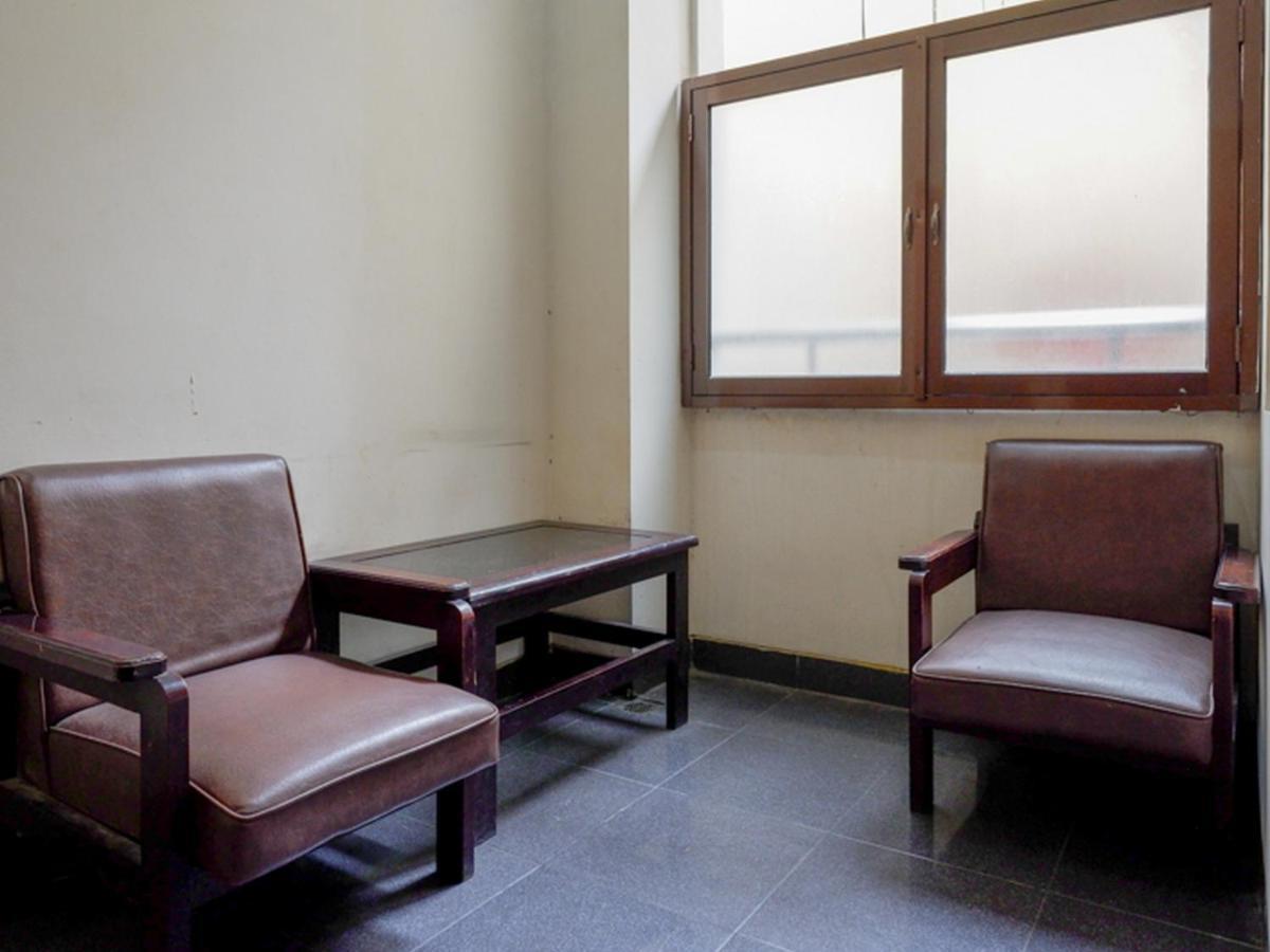 Hotel Reddoorz Near Tugu Yogyakarta Exterior foto