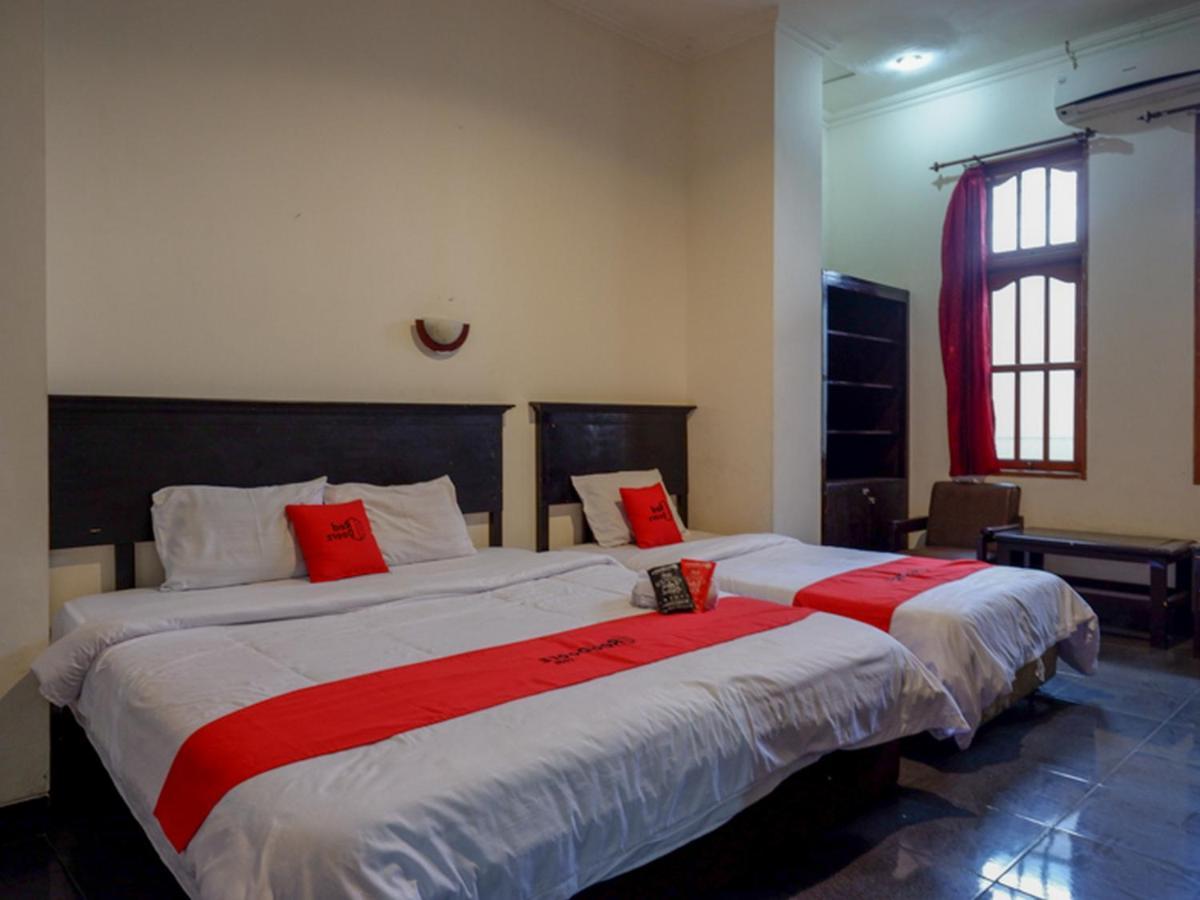 Hotel Reddoorz Near Tugu Yogyakarta Exterior foto