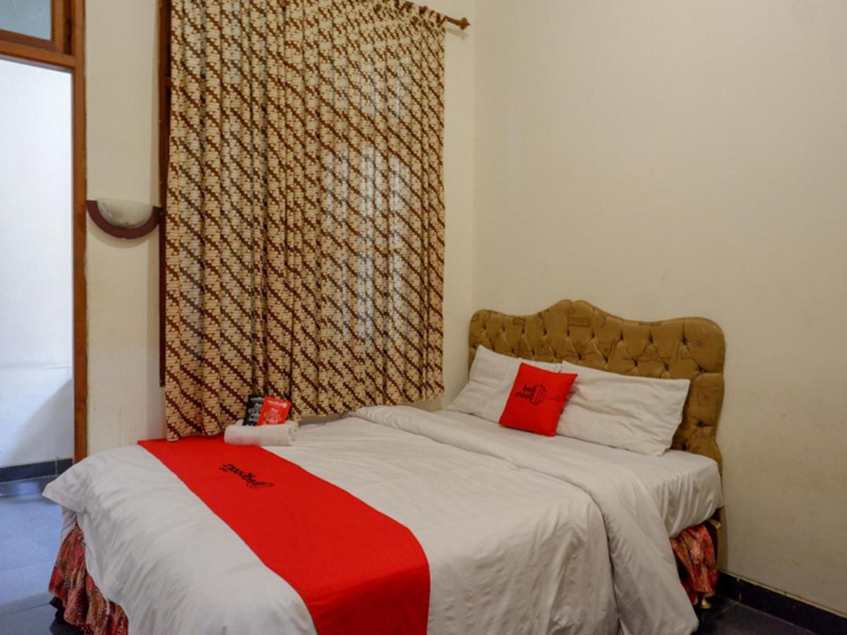 Hotel Reddoorz Near Tugu Yogyakarta Exterior foto